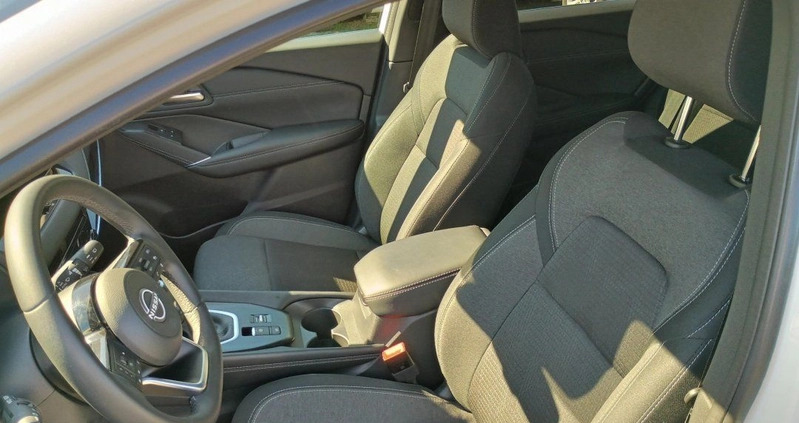 Nissan Qashqai cena 124900 przebieg: 5820, rok produkcji 2023 z Biała małe 137